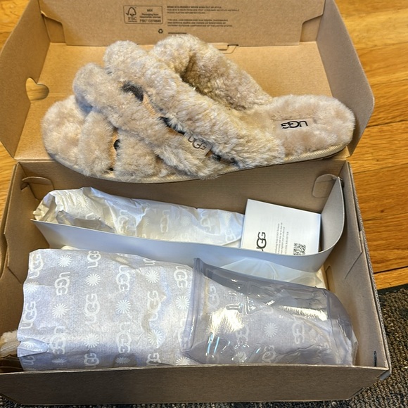 Brand New Ugg Slippers Tan with Leopard Accents - Picture 2 of 4